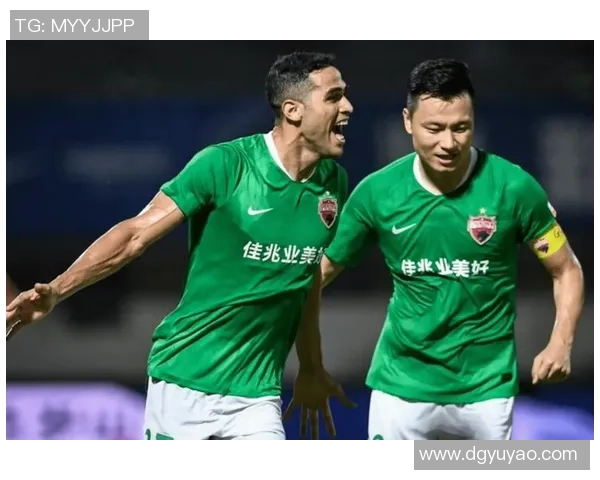 广州足球队强势领跑冠军赛积分榜70分稳居第一位 广州足球队强势领跑冠军赛积分榜70分稳居第一位