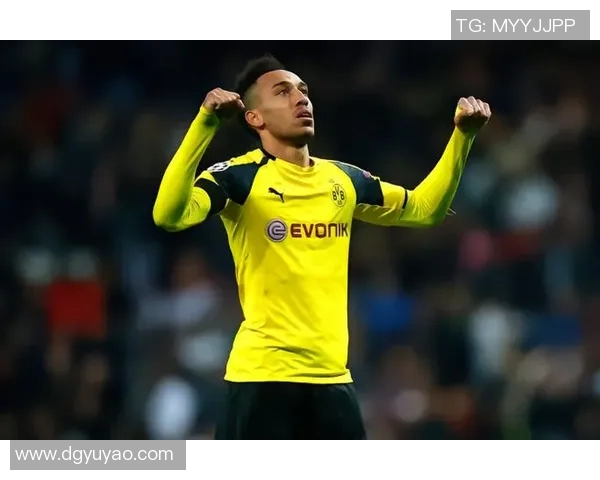 最会穿的足球明星时尚风采大揭秘谁是球场与时尚界的完美结合者 最会穿的足球明星时尚风采大揭秘谁是球场与时尚界的完美结合者