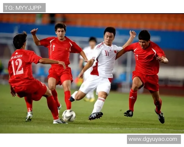 足球明星伤病瞬间全景展示揭示运动背后的艰辛与坚持